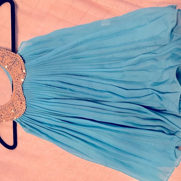 Girls (4/5) pleated Party Dress NWOT. New without tags has never been worm. - Picture 4 of 4